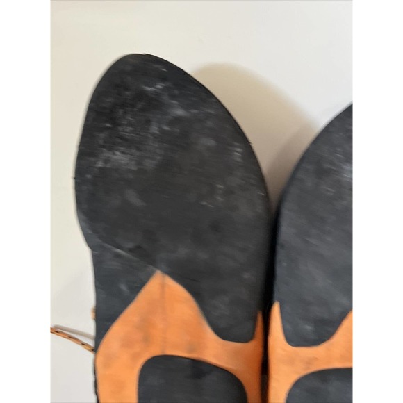 Scarpa Womens Rock Climbing Shoes Size 37.5 US 6.5 (*fits like a VERY snug US 6) - Picture 11 of 13